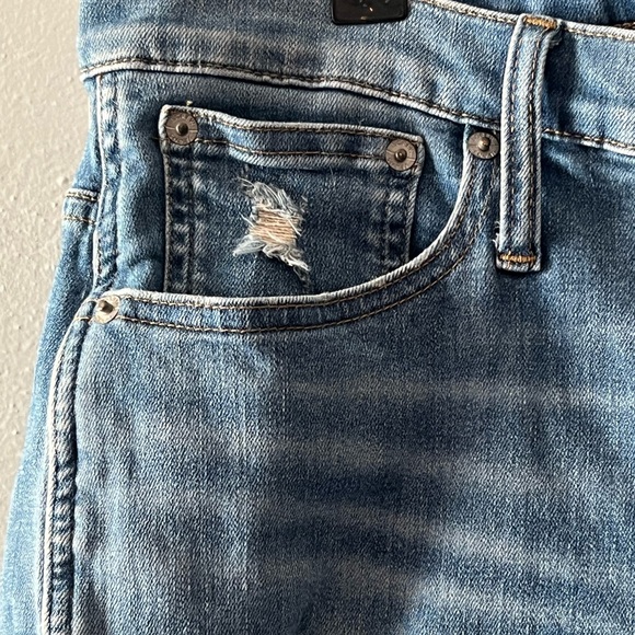 J. Crew Vintage Straight Distressed Medium Wash Jeans Size 32 - Picture 4 of 8